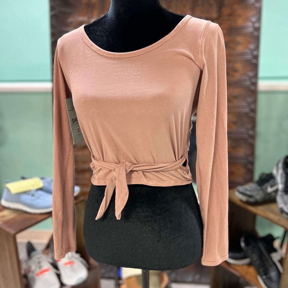 Lululemon Top - Picture 2 of 3